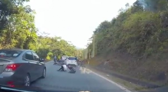 Ô tô 'điên' gây tai nạn liên hoàn ở Lào Cai