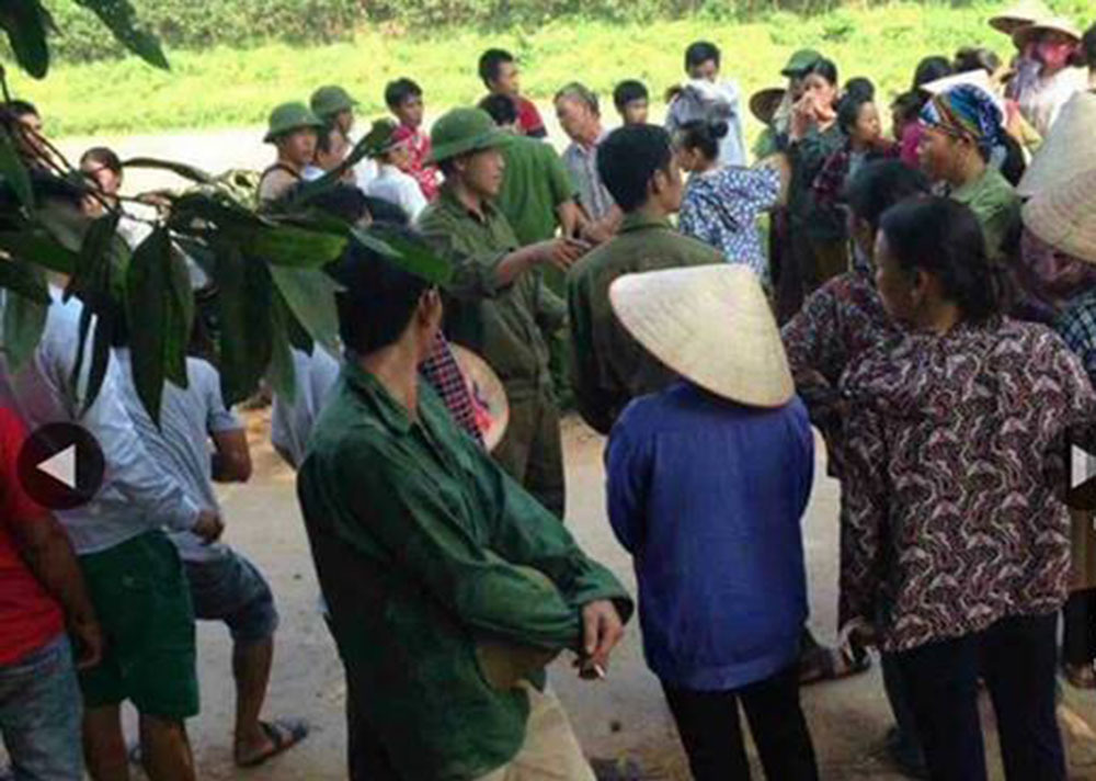 Mẹ bỏ con trong bụi rậm, hơn 10 ngày mới phát hiện xác