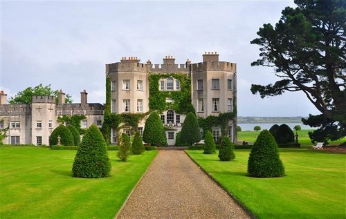 Ngắm lâu đài quyến rũ 700 năm tuổi tại Ireland