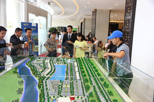 Choáng váng kiểu “đốt tiền” của dân bất động sản