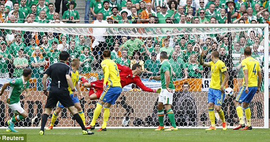 Ibrahimovic góp công, Thụy Điển cưa điểm CH Ireland