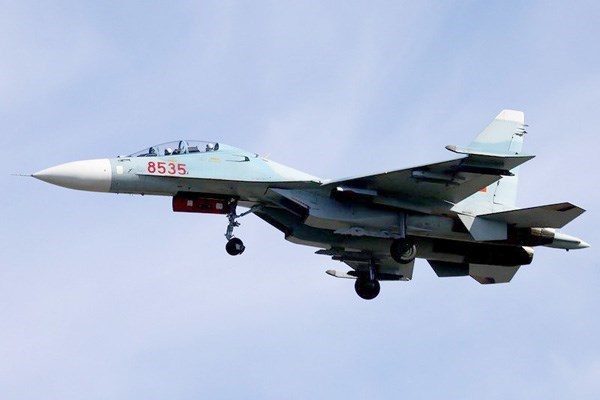 Máy bay Su-30MK2 mất liên lạc: Phát hiện vệt dầu loang