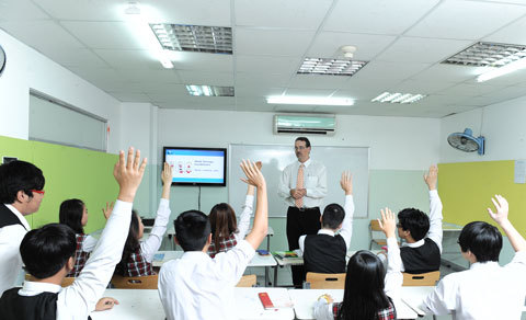 Học sinh Việt nhập quốc tịch Lào để vào trường quốc tế