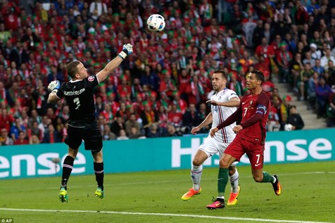 Video bàn thắng Bồ Đào Nha 1-1 Iceland