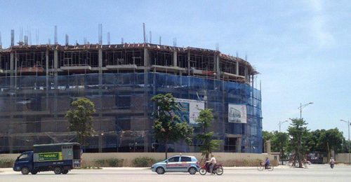 Sắp cất nóc nhà phố thương mại The Victoria