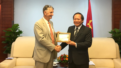 Tạo môi trường thuận lợi cho nhà đầu tư viễn thông quốc tế