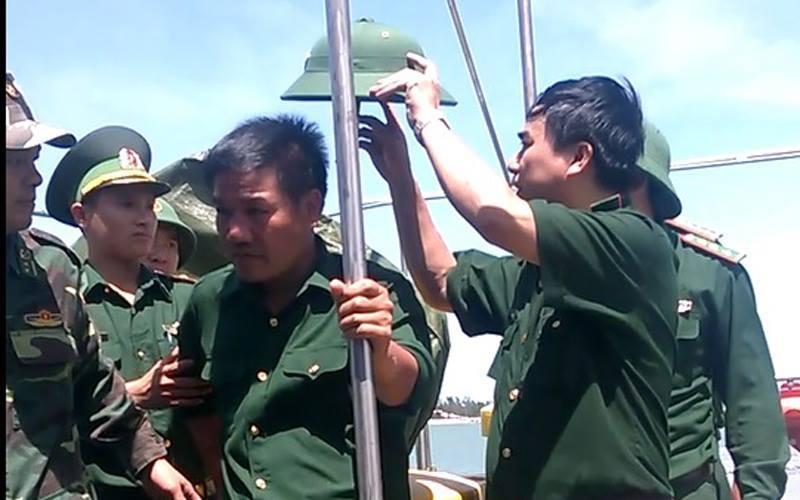 Hình ảnh xúc động đón phi công Su-30MK2 trở về