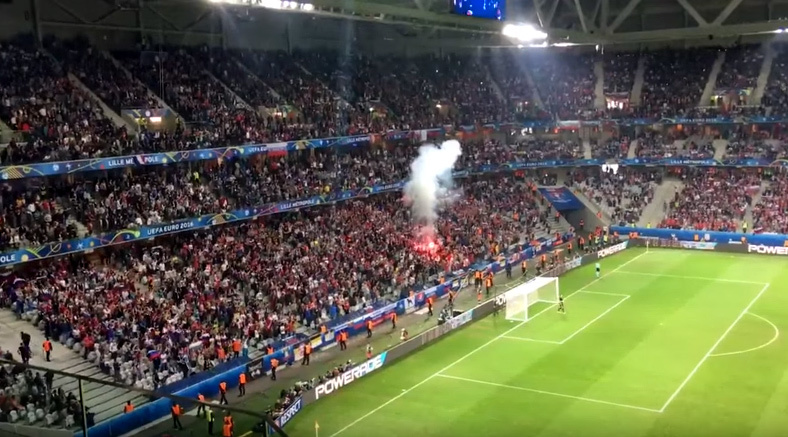 Bỏ qua lời cảnh cáo, hooligan Nga vẫn