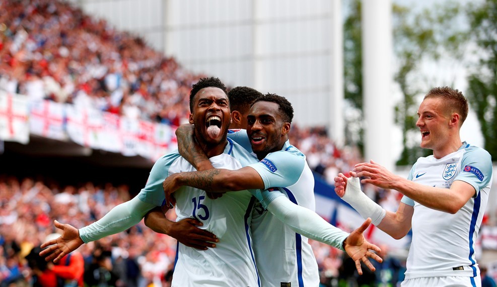 Vardy, Sturridge giúp Anh thắng nghẹt thở xứ Wales