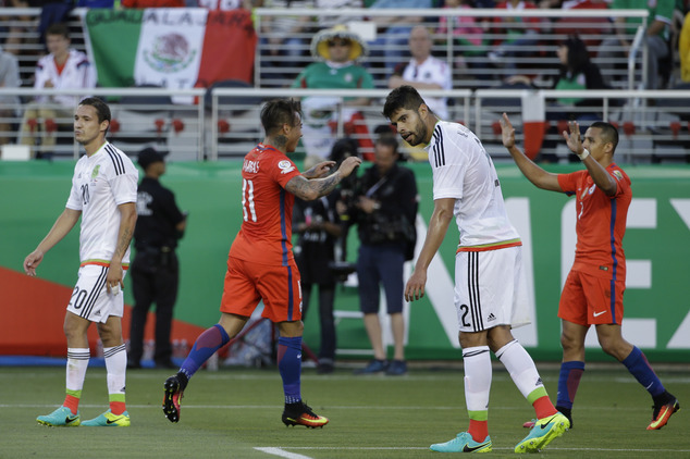 Hủy diệt Mexico 7-0, Chile gửi 