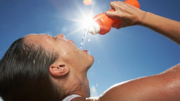 14 cách hạ nhiệt cho cơ thể giúp bạn sống sót trong ngày nắng nóng