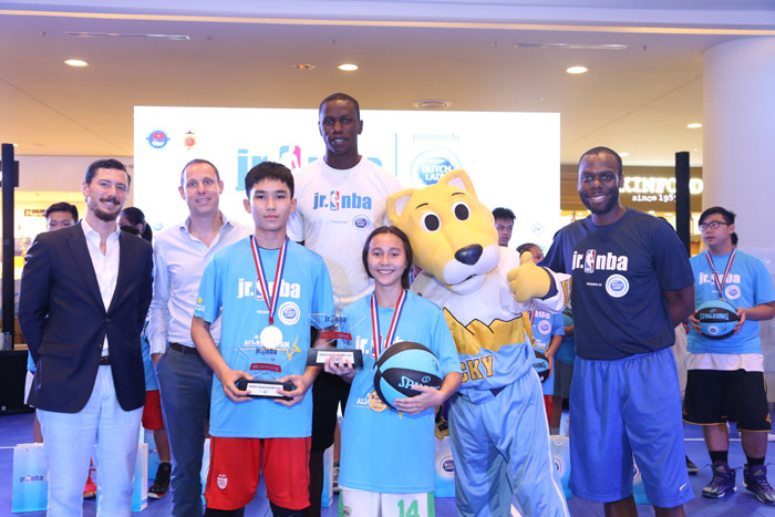 Ngôi sao bóng rổ Mỹ Gorgui Dieng tìm tài năng tại Việt Nam