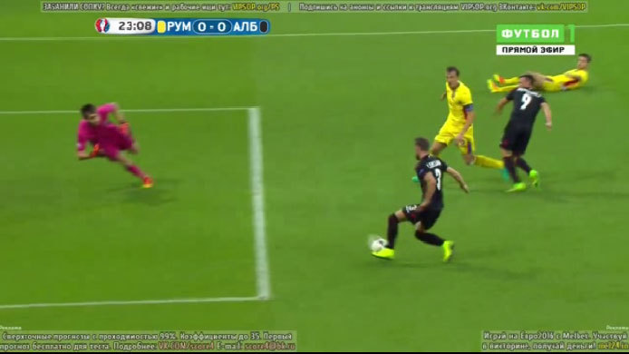 Lenjani bở lỡ bàn thắng