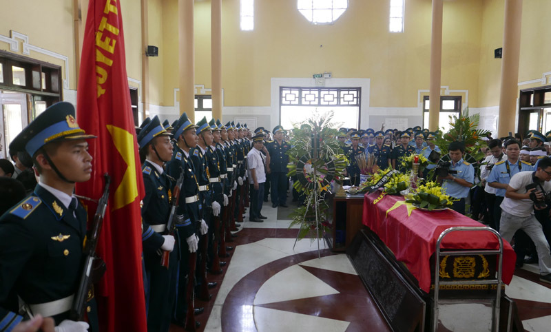 Phút bi tráng tiễn biệt phi công Trần Quang Khải