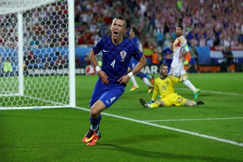 Video bàn thắng Croatia 2-1 Tây Ban Nha