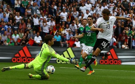 Vận đen của Muller và cam kết từ Joachim Loew