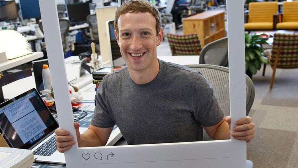 CEO Facebook vô tình để lộ mẹo bảo mật thô sơ