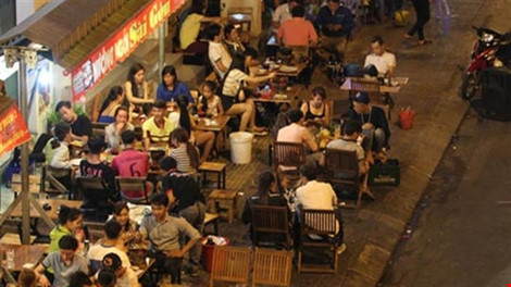 Người Sài Gòn nói gì về “siết” thời gian nhậu đêm?