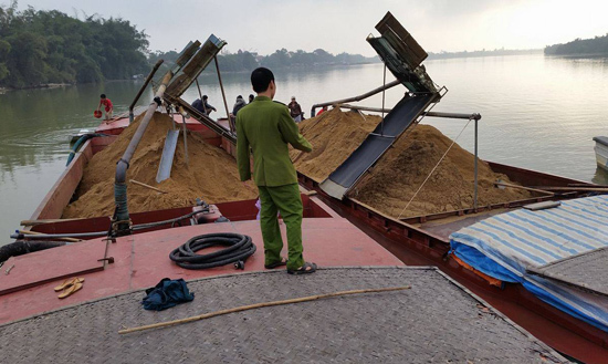 Trung tá CSGT hy sinh trên đường truy bắt 'cát tặc'