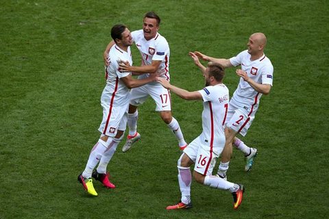 Video bàn thắng Thụy Sĩ 1-1 Ba Lan (PEN: 4-5)