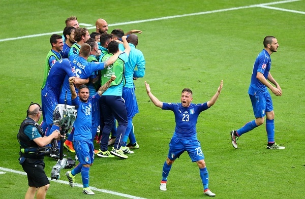 Thầy trò Conte lên tiếng, HLV Del Bosque thấy 