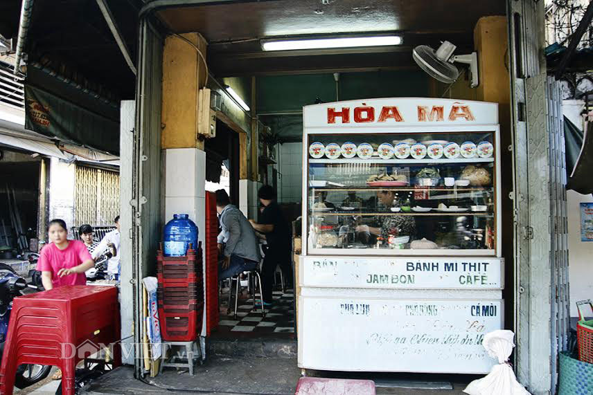 Tiệm bánh mì hơn 5 thập kỷ giá đắt bậc nhất Sài Gòn