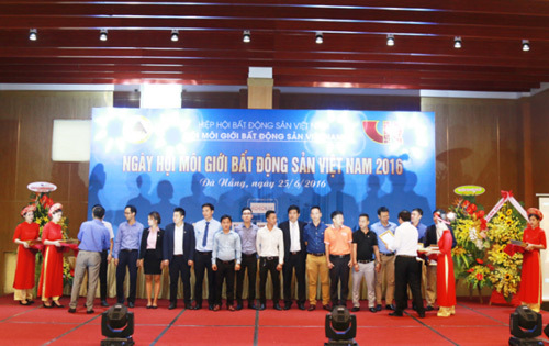 300 sàn giao dịch quy tụ ngày hội môi giới BĐS 2016