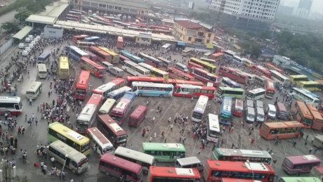 Nhà xe “kêu trời” vì phải chuyển khỏi bến Mỹ Đình