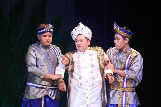 Sân khấu ra sao sau 3 tháng Minh Béo bị bắt?