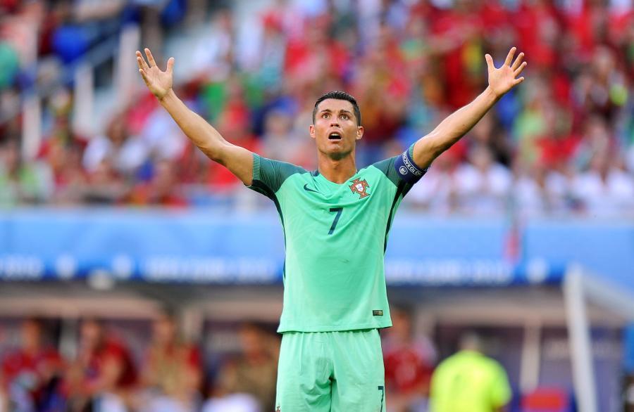 Quốc Vượng: “Chỉ có may mắn Bồ Đào Nha mới thắng Ba Lan”