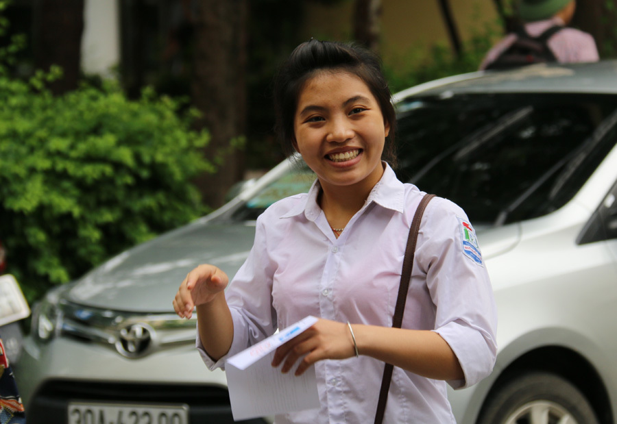 Đi coi thi, thầy cô  chung lòng ở ghép 6