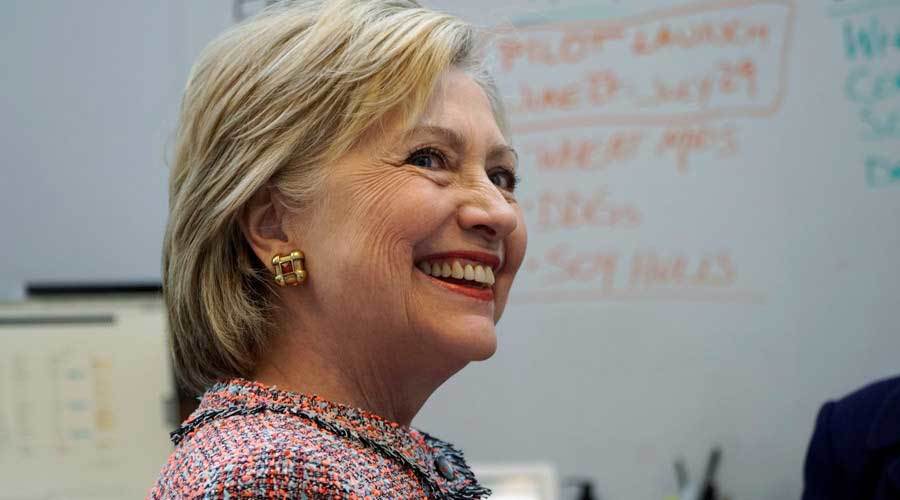 Kẻ chuyên bóc bí mật của Hillary lộ diện