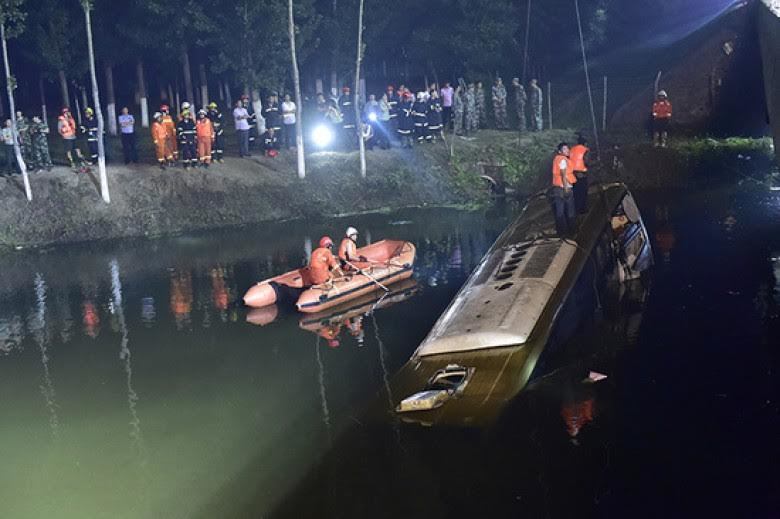 Trung Quốc: Tai nạn xe khách thảm khốc, 26 người chết