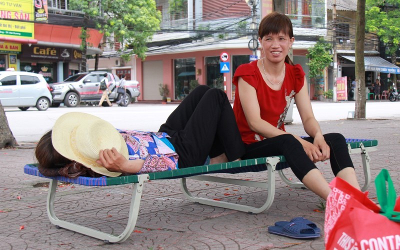 Thuê ô tô chở giường xếp phục vụ con đi thi