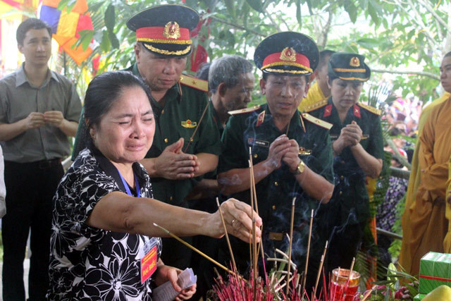 Hàng ngàn người tham dự Đại lễ cầu siêu 13 chiến sĩ thông tin