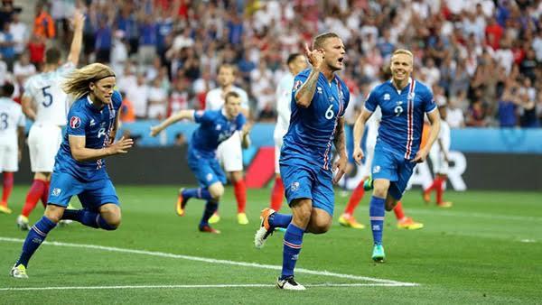 Kèo Pháp - Iceland: Gà trống đá văng cổ tích