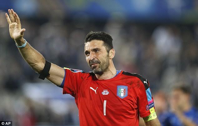 Buffon nói về màn đấu súng điên rồ trong nước mắt