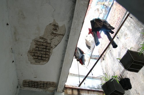 Khốn khổ sống trong dãy nhà cổ thời Pháp giữa lòng Sài Gòn