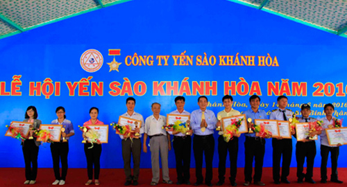 Trang trọng ngày giỗ tổ nghề yến