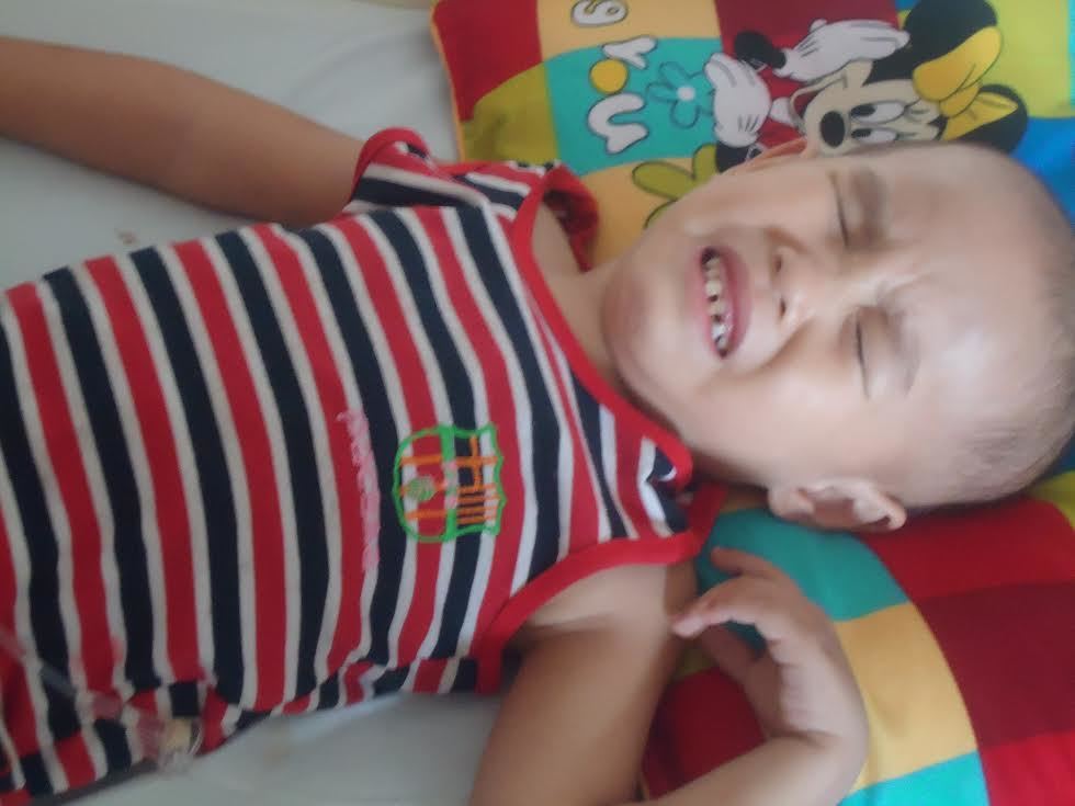Chồng sống thực vật, nay con trai duy nhất lại ung thư ác tính
