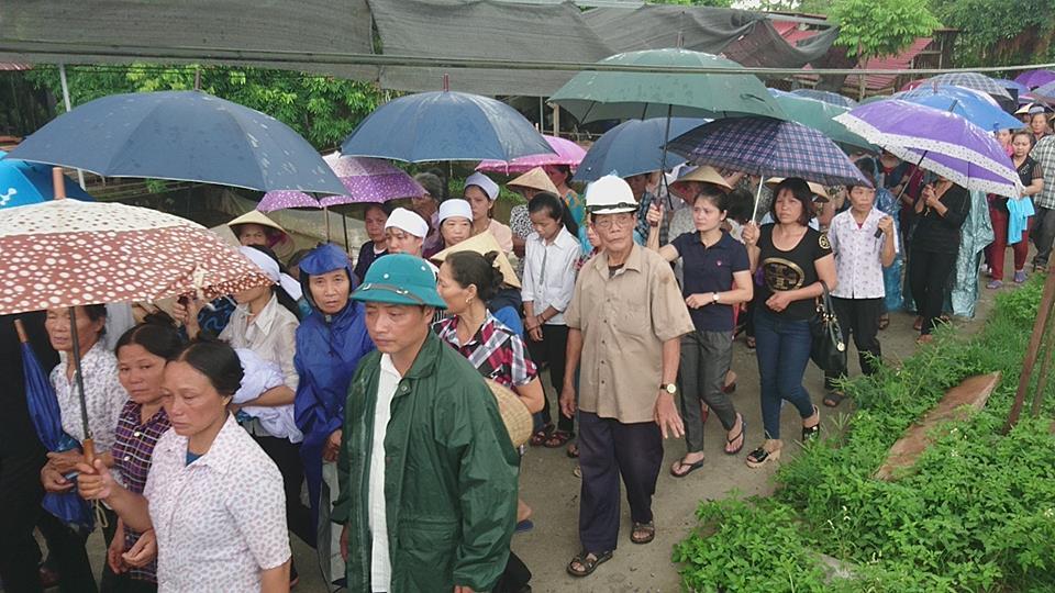 Nén tâm nhang bằng thơ khóc tiễn nữ sinh bị sát hại