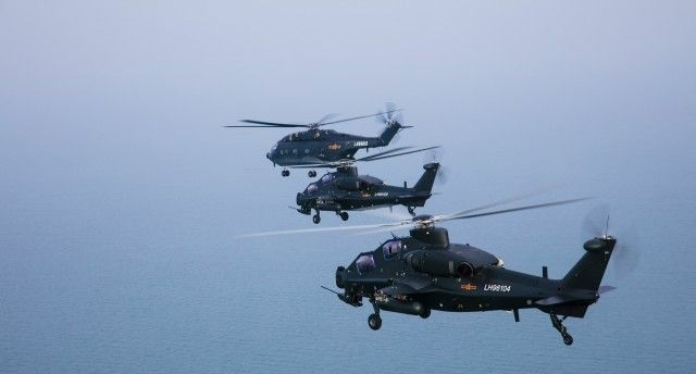 TQ tung trực thăng WZ-10 tập trận trên biển Đông