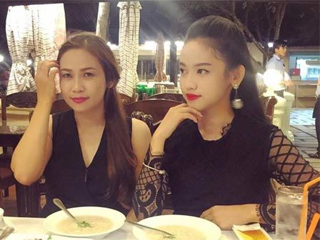 Hot girl Thúy Vi: Mẹ nghỉ làm, sống bằng tiền con gái lo