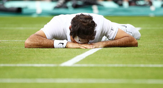 Federer ngã gục trước ngưỡng cửa thiên đường