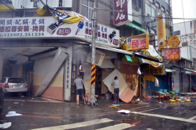 Đài Loan tan hoang sau siêu bão