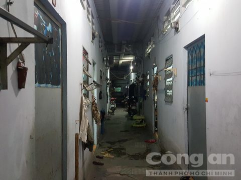 Con cắt cổ cha ruột trong căn phòng trọ ở Sài Gòn