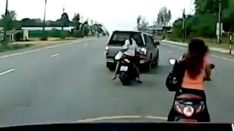 Đỗ xe giữa đường và hậu quả thảm khốc