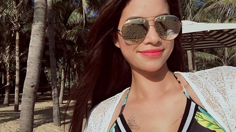 Phạm Hương tung loạt ảnh cực sexy trên biển