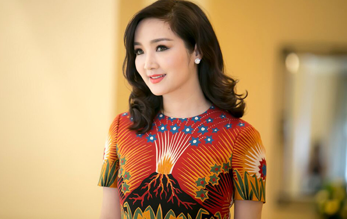 Giáng My tái xuất rạng rỡ sau sự cố photoshop quá đà
