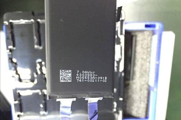 iPhone 7 sẽ có pin 'khủng' hơn iPhone 6S?